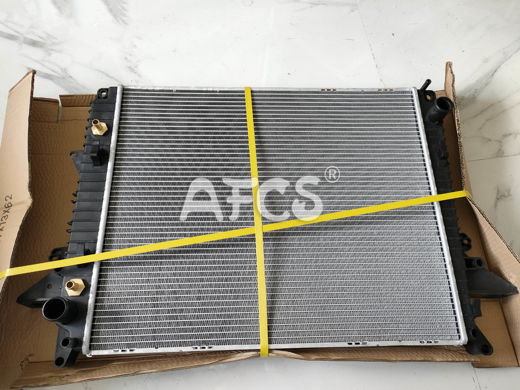 LR021778  PCC500061 PCC500560 Aluminum Radiator For Land Rover Discovery III L319
